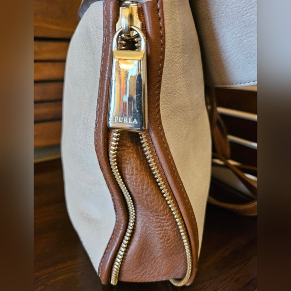 Furla Leather Expandable Crossbody Bag! - Picture 7 of 16